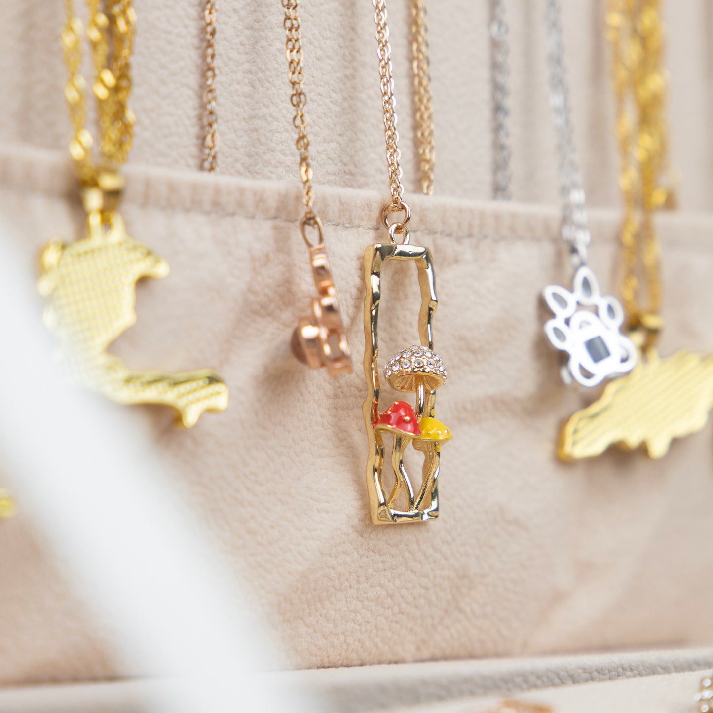 Mushroom Necklace Female Personality Fashion Drip Oil Diamond Niche Trend Clavicle Chain Jewelry